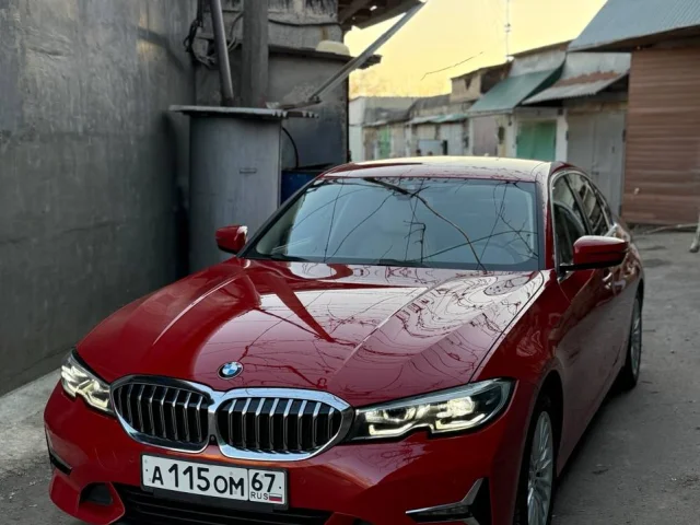 Фото: BMW 330 на заднем приводе 260л.с. 2019 год, европейка 63.000км пробег без ДТП и вторичных окрасов, хорошая комплектация 