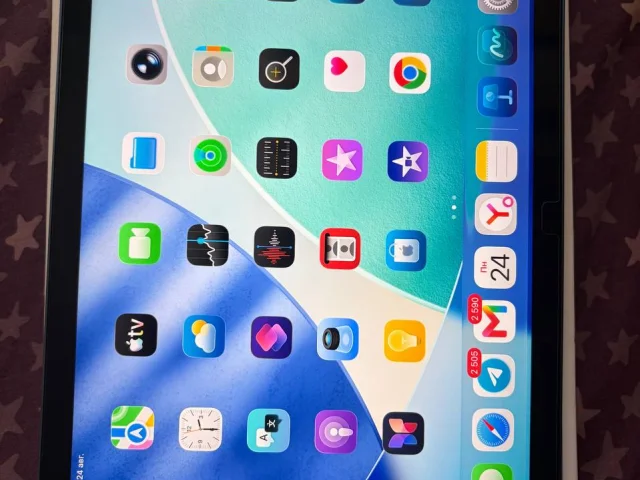 Фото: Продам Apple iPad 11-го поколения (2025) на 128 ГБ в состоянии практически нового устройства