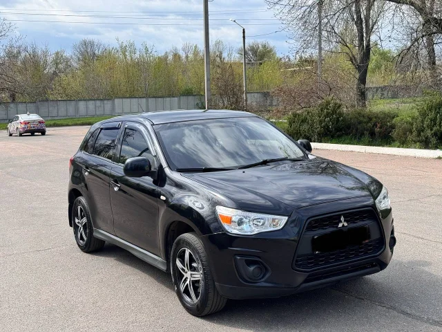 Фото: Mitsubishi ASX (Митсубиши АСХ). Автомобиль без ДТП. Объем двигателя: 1,8 л (140 л.с.). Тип трансмиссии: автоматическая к