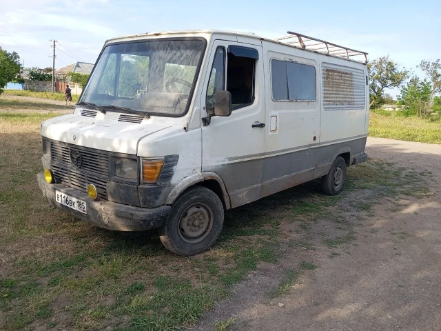 Фото: MERCEDES BENZ 207D