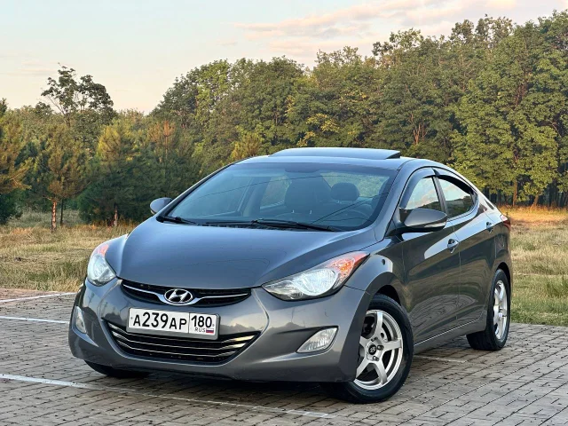 Фото: _Hyundai_Elantra