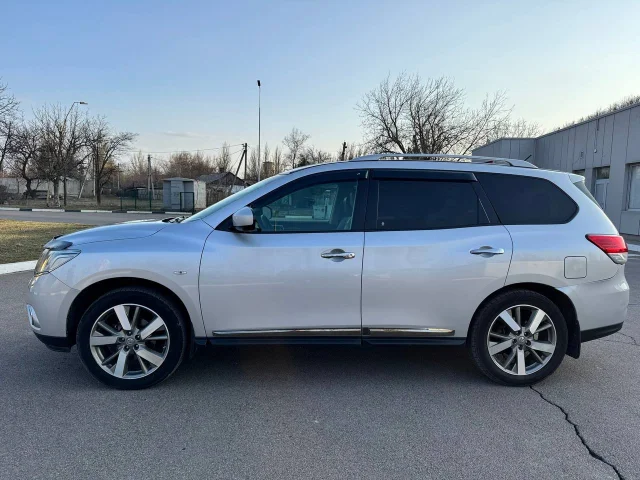 Фото: Марка автомобиля: Nissan pathfinder