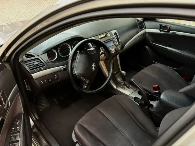 Фото: Продам Hyundai Sonata NF рестайлинг 2008 г. Пробег 216 000 тис. 2.0 бензин,газ вписан, автомат, автомобиль полностью обс