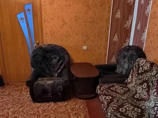 Фото: Продам 2-х ком. квартиру Калиновка, ул. Старицкого 15, 3/3, крыша домиком, окна пластик, балкон застеклен пластик, сан у