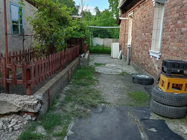 Фото: Продам дом, ул. Франко, р-он Машиностроительного коледжа, 73,5 кв.м. – общая, 4,63 сотки земли – приватизирована. Дом из