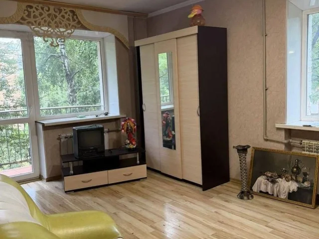 Фото: 📌Сдается 1 комнатная квартира ,Кировский район,улица Бирюзова.3 этаж