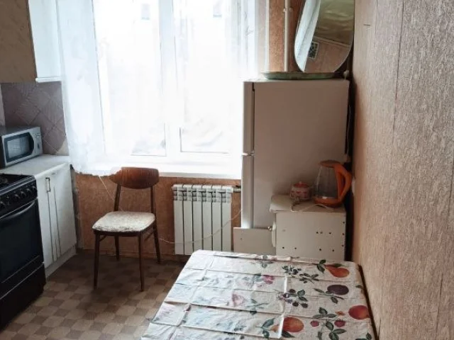 Фото: Сдаеться 1 комнатная квартира в центре города ориентир 1000 мелочей ,вся мебель и техника, цена 20 тысяч рублей +к.у