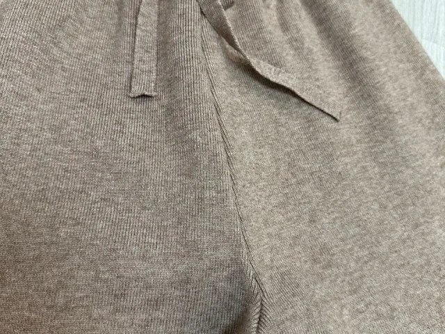 Фото: Вязаный тёплый костюм Max Mara(Португалия) в идеальном состоянии,не подошёл по росту,одевался для примерки. Мягкий и ком
