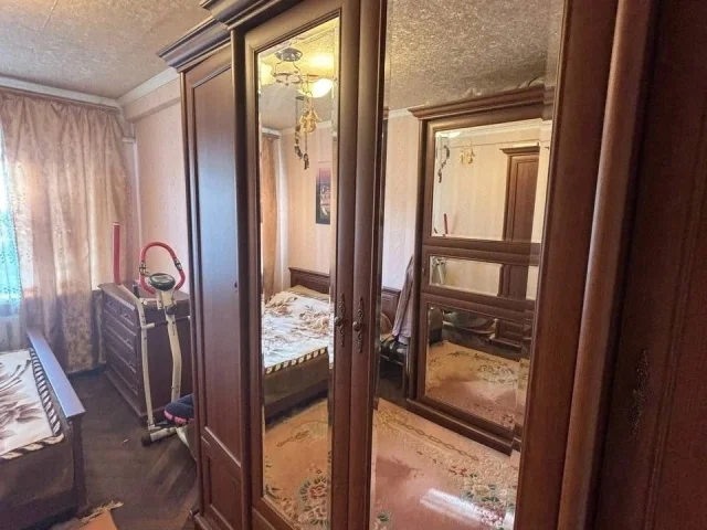 Фото: ‼️СРОЧНАЯ ПРОДАЖА ‼️Горловка, улица Кирова 37, район Кировского рынка, 3-х комнатная квартира, 5/5, окна пластик, балкон