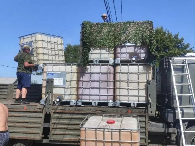 Фото: Продам еврокуб 1200л, в наличии 10шт, кубы подойдут под бензин и многое другое. Цена 11.000₽ от 2шт скидка
