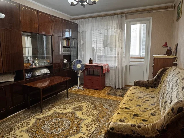 Фото: В аренду на длительный срок предлагается 1 ком. кв, этаж 8-9 го , по бульвару Шевченко, рядом супермаркеты « Марка вкуса