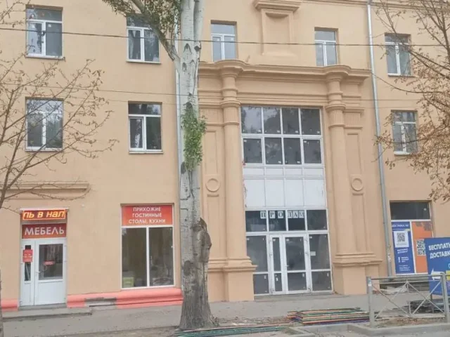Фото: Продаю помещение 132.7 м2. Ориентир Никополь Провиданс .Два входа , задний вход с воротами под разгрузку .Два этажа.До Б
