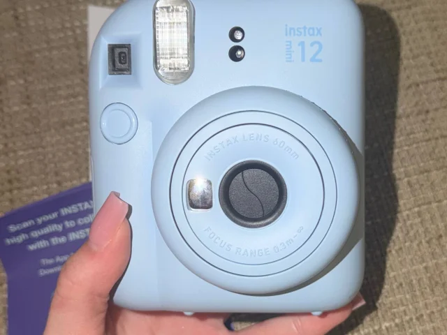 Фото: Продам практически новый Instax Mini 12 в идеальном состоянии! 📸