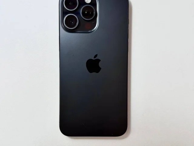 Фото: iPhone 15 Pro Max 256 ГБ Black Titanium SIM+eSIM в отличном состоянии. Без ремонтов и вскрытий. Все работает без нарекан