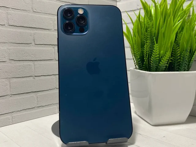 Фото: iPhone 12 Pro на 128 гб