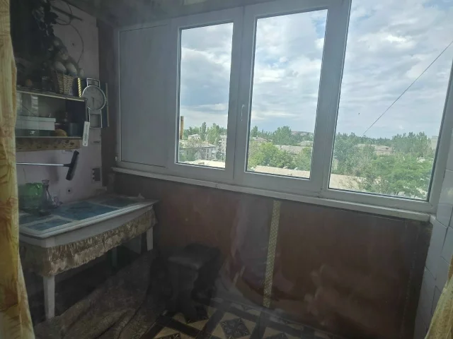 Фото: Продам 2-х ком.квартиру, ж.м. Солнечный, ул. Бессонова 42, 8/9, не угловая, лифт работает, окна пластик, балкон застекле