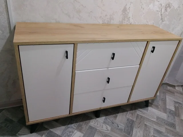 Фото: Продам НОВЫЙ комод .Ширина 115 см , глубина 33 см , высота 73см . Пишите в лс. САМОВЫВОЗ. Цена 10 тысяч рублей.Телефон