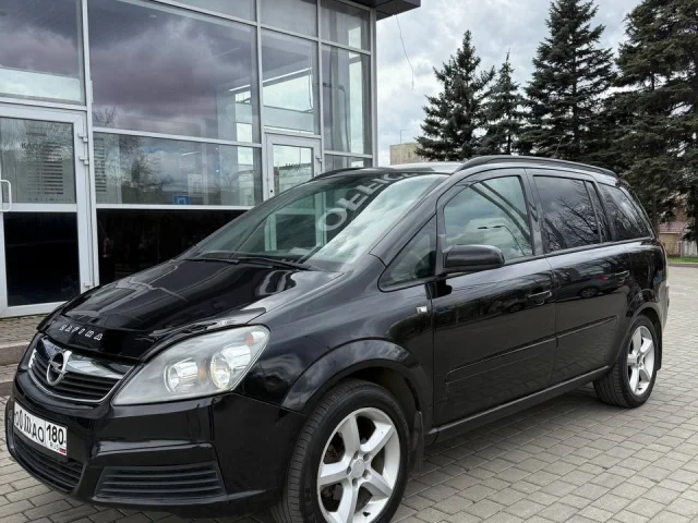 Фото: Opel Zafira B 2007г