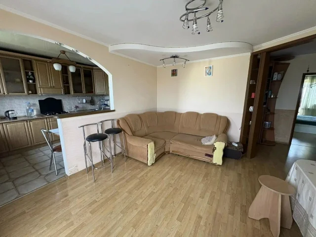 Фото: Продам 3-ком. квартиру, ул. Проспект Ленина 146, 6/9 эт. 61,2 м² г. Горловка, Ц-городской районПродается 3-комнатная ква