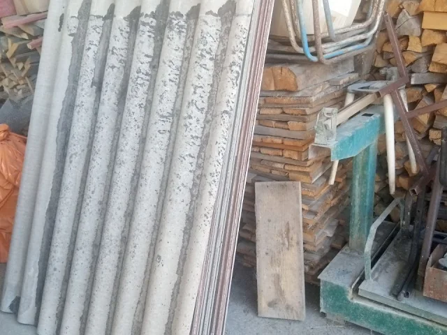 Фото: Продам шифер б/у. 50-60 шт. Цена 300 рублей шт. Луганск