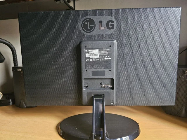 Фото: Монитор LG 22 дюйма в хорошем состоянии. 3500р