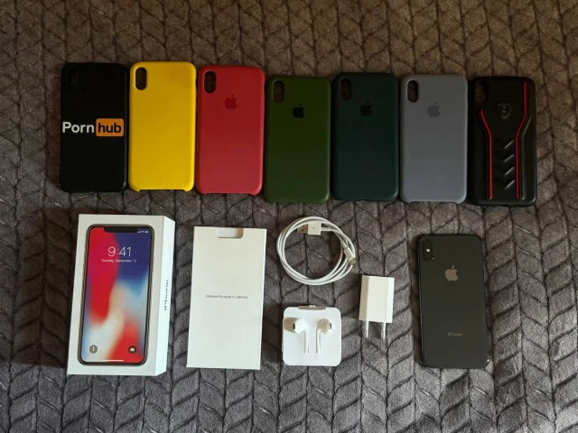 Фото: В продаже IPhone X 64gb