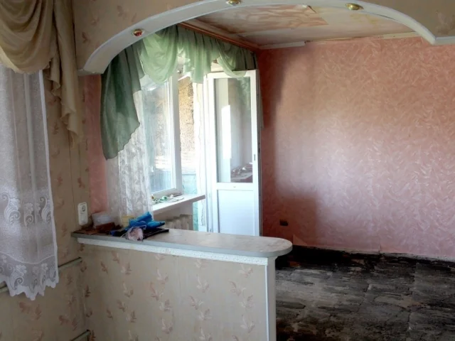 Фото: Продам 3-х ком. кв., ЦГР, ул. Пушкинская, 54, 5/5. Квартира теплая, не угловая, общ. пл. 56 м.кв, окна пластик, комнаты 