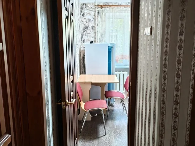 Фото: Продам 1 к. квартиру по ул. Нестерова 121, 2/5. Отличный вариант для комфортного проживания или сдачи в аренду. Состояни