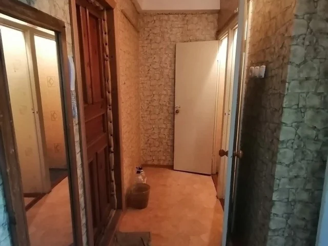 Фото: Продам 1 ком кв-ру по ул. 40 лет Украины 72 (Калиновка). 5/5 не угловая, жилое состояние. Крыша перекрывалась в этом год
