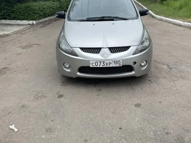 Фото: Mitsubishi Grandis 2008, 2.4 AT, минивэн — идеален для семьи