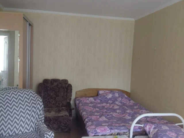 Фото: Сдается 1 ком квартира посуточно на 2/3 человека цена 3000 р минимально 3 суток море в 15 мин звоните Лина