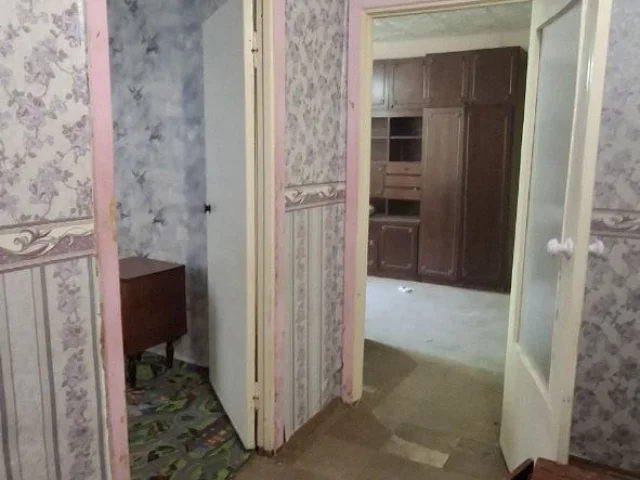 Фото: Сдаю 2-комн. кв. - Луганск, кв. Героев Сталинграда, 2/9эт., хорошее состояние, необходимая мебель, для семьи, на длитель