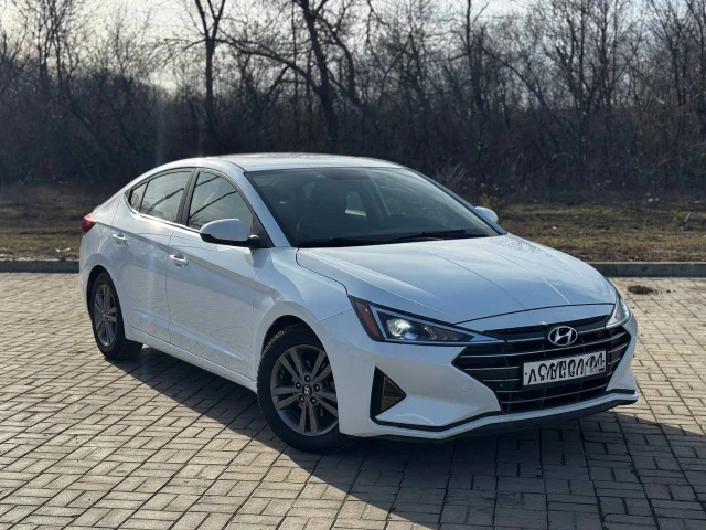 Фото: Авто -Hyundai Elantra