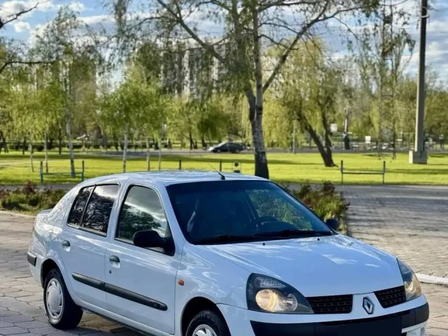 Фото: Продаю Renault Symbol 2003 года, 1.4 бензин, механика