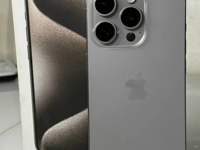 Фото: Продаю iPhone 15 Pro 128gb. WhiteTitanium в связи с покупкой нового поколения телефона!