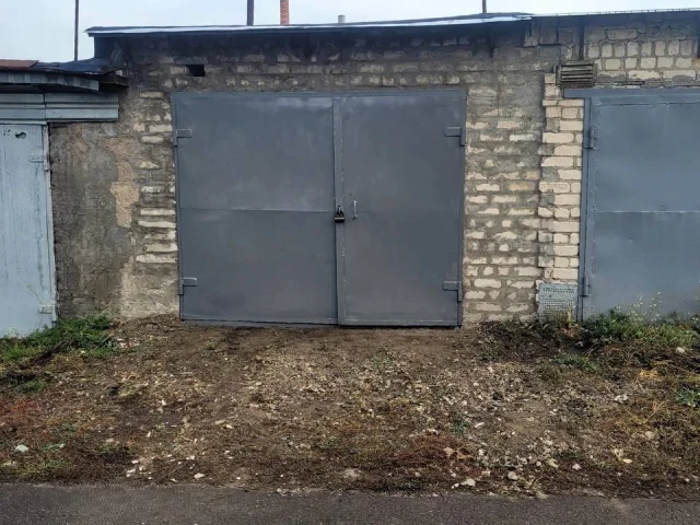 Фото: Продам КАПИТАЛЬНЫЙ гараж: в Кооперативе " Донбасс ", г. Луганск, кв. Южный