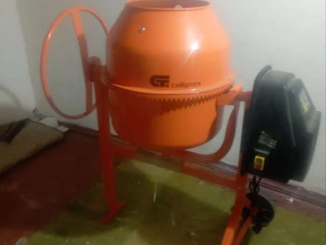 Фото: Продам новую бетона мешалку
