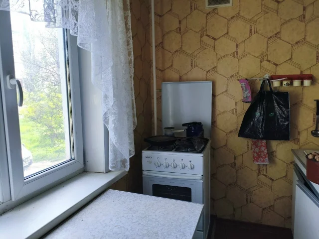 Фото: Сдам 3-ком кв. частично с мебелью. На срок от двух лет и более. Мебель можно выкинуть, можно оставить по желанию. Военны