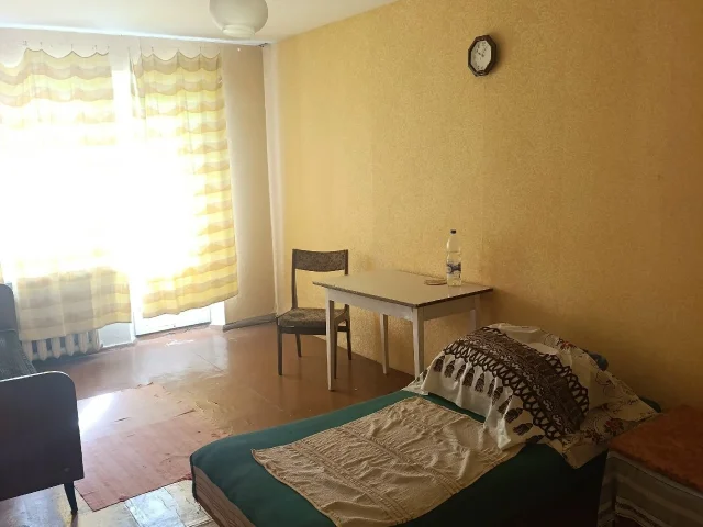 Фото: ‼️Горловка ‼️ Продам 1-но комнатную квартиру, ул. Гагарина 66 4/9. Квартира под ремонт. Угловая, стена утепленная, тёпла