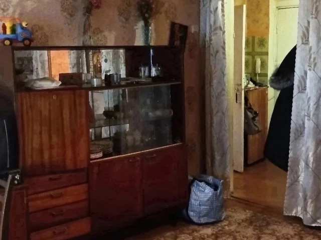 Фото: Горловка! Продам 1-о ком. крупногабаритную кв-ру по ул. Пушкинская 61, 5/9, не угловая. Центр города, рядом исполком, КС