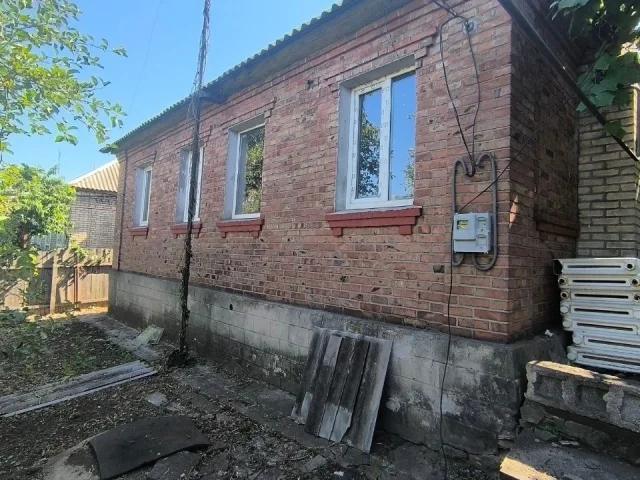 Фото: Продам дом, ул. Зарембы, пос. Кочегарка, газифицирован, 100 кв.м. - общая, 7 соток земли - приватизирована. Дом из красн