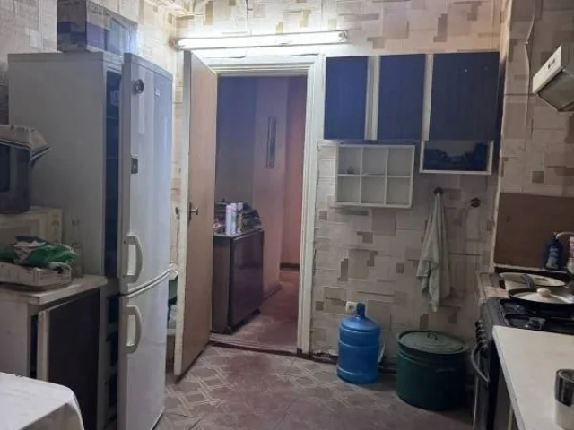 Фото: Продам 3-х комнатную квартиру, город Горловка, улица Пушкинская 19, 4/4, не угловая, «сталинка», общая площадь 90 кВ.м.,