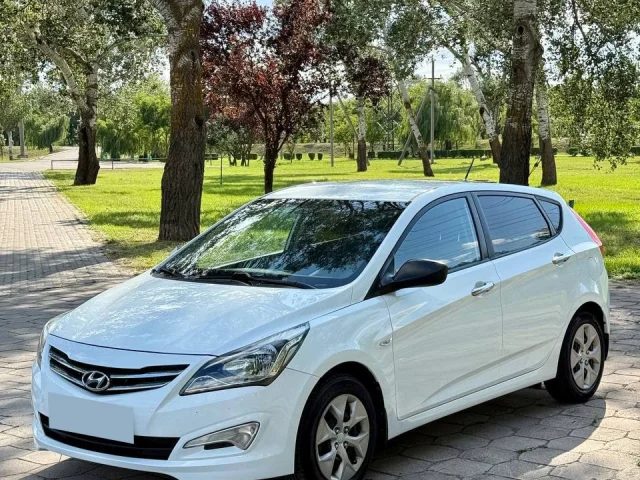 Фото: Продаю Hyundai Solaris 2015 года НА ГАЗУ, пробег 167 964 км, двигатель 1.6. Авто находится в Мариуполе. Состояние хороше