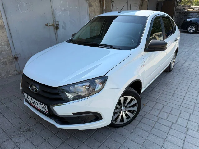 Фото: Lada Granta 2020 , 1.6 , 64000 км , один владелец , вся в родном окрасе , отличное техническое состояние , обслужена