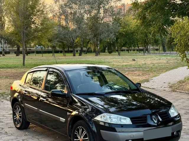 Фото: Продаю Renault Megan 2005 года выпуска, механика, пробег реальный 202.083 км. Максимальная комплектация, кузов оцинкован