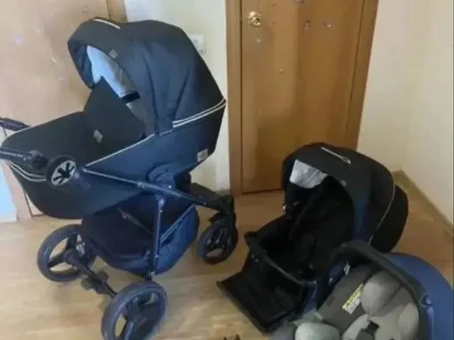 Фото: Продам коляску три в одном 10 тысяч