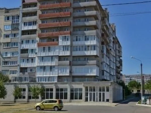 Фото: В продаже предлагается четырёхкомнатная квартира площадью 90 м², расположенная в городе Бердянск. Объект требует чистово