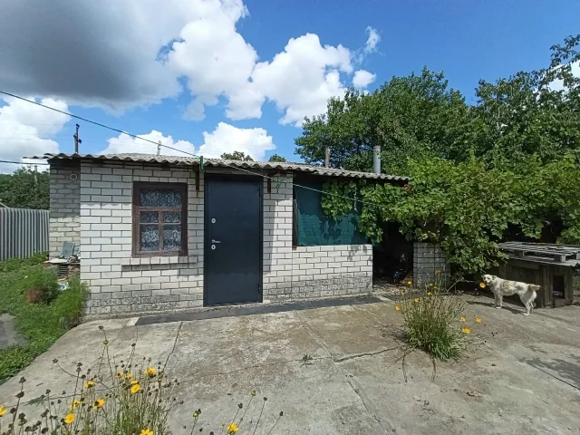 Фото: Горловка. ЦЕНА СНИЖЕНА❗❗❗Продам газифицированный дом, 88 кв-л, ул. Бондаренко. В доме 3 комнаты + большая кухня. Сделан 