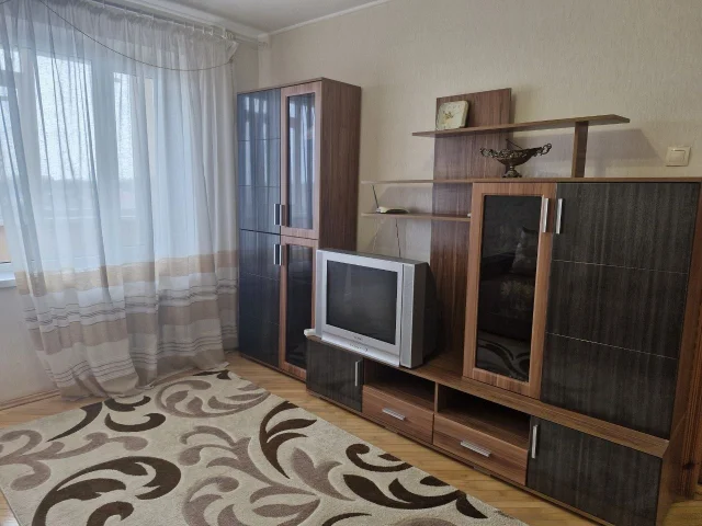 Фото: Сдам в г. Мелитополе, на длительный срок, 2-х комнатную квартиру новой планировки по ул. Брив-Ла-Гайард, расположенную н