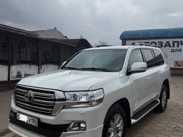 Фото: TOYOTA Land Cruiser 200 рестайлинг год выпуска 2016 Двигатель 4 5 #Дизель пробег 180 тысяч км идеальное состояние без ед